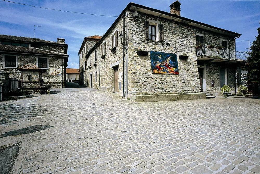 Case Franzero Hotel Levice Exterior photo